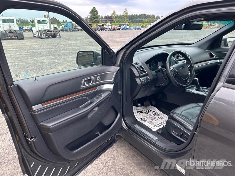 Ford Explorer Sport Limited 4WD SUV Carros