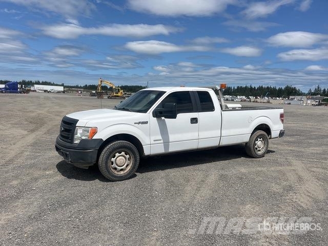 フォード F-150のピックアップ／ドロップサイドをオークションで