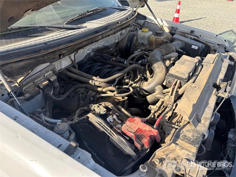Ford F-150 4x2 Crew Cab Pickup Egyéb