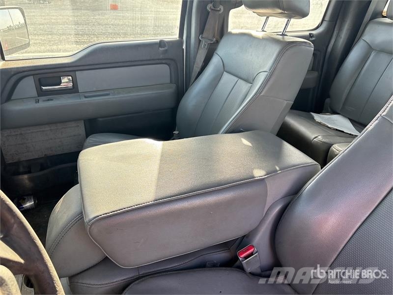 Ford F-150 4x2 Crew Cab Pickup Egyéb