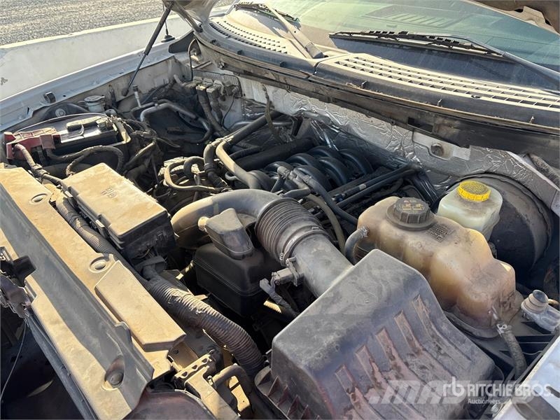 Ford F-150 4x2 Crew Cab Pickup Egyéb