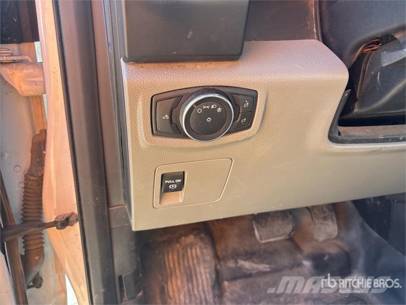 Ford F-150 4x2 Pickup أخرى