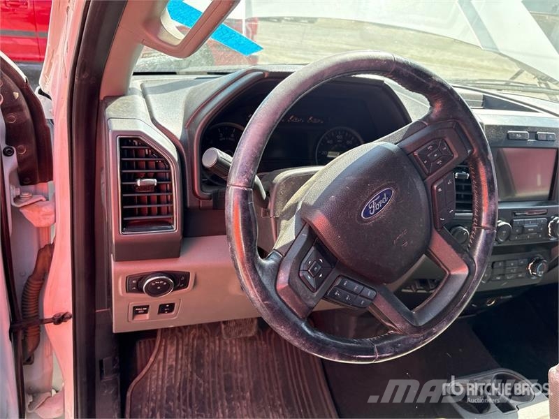 Ford F-150 4x4 Extended Cab Pickup Egyéb