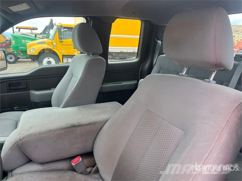 Ford F-150 4x4 Extended Cab Pickup Drugi