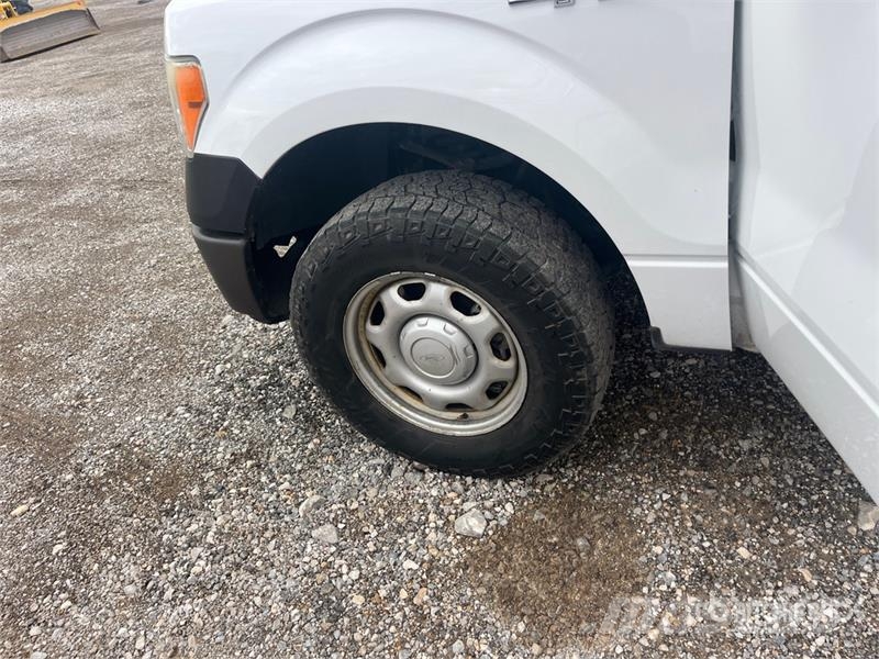 Ford F-150 4x4 Extended Cab Pickup Drugi