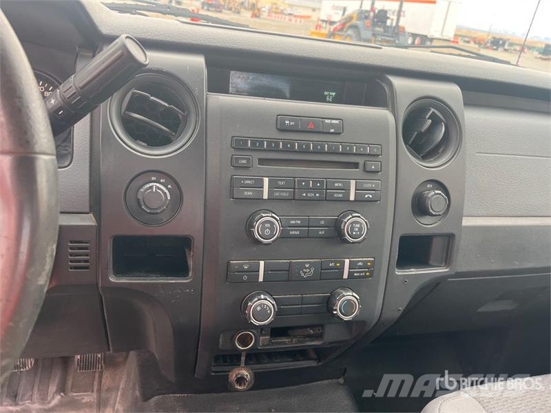 Ford F-150 4x4 Extended Cab Pickup Drugi