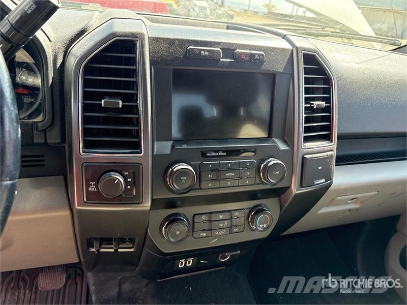 Ford F-150 4x4 Extended Cab Pickup Egyéb