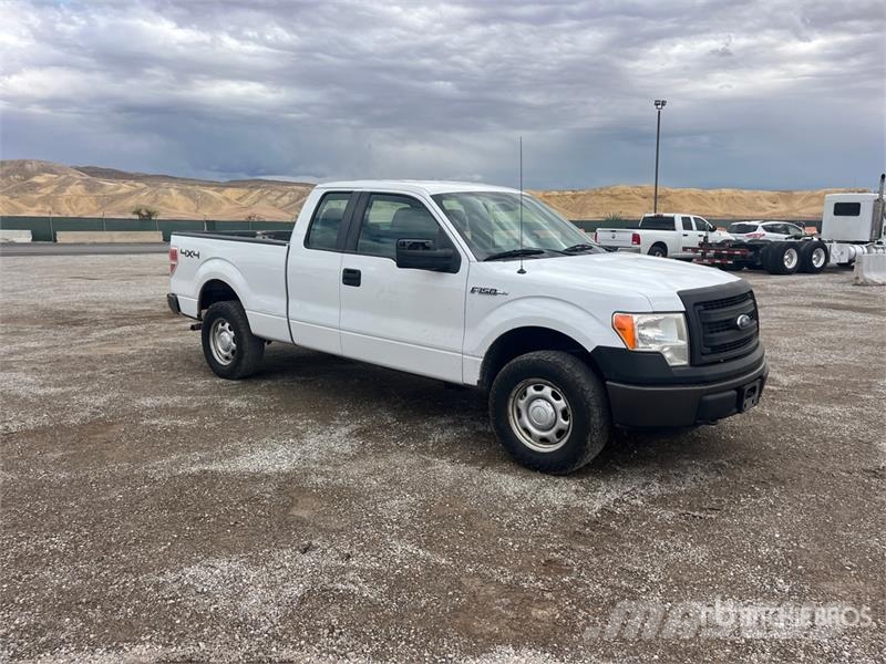 Ford F-150 4x4 Extended Cab Pickup Drugi