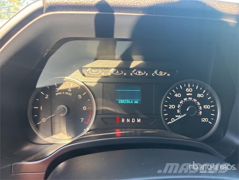 Ford F-150 FX4 4x4 Crew Cab Pickup Drugi