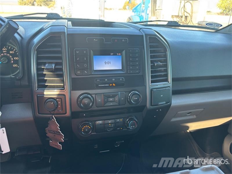 Ford F-150 FX4 4x4 Crew Cab Pickup Drugi