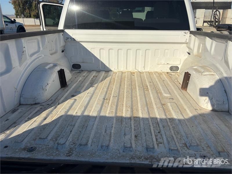 Ford F-150 FX4 4x4 Crew Cab Pickup Drugi
