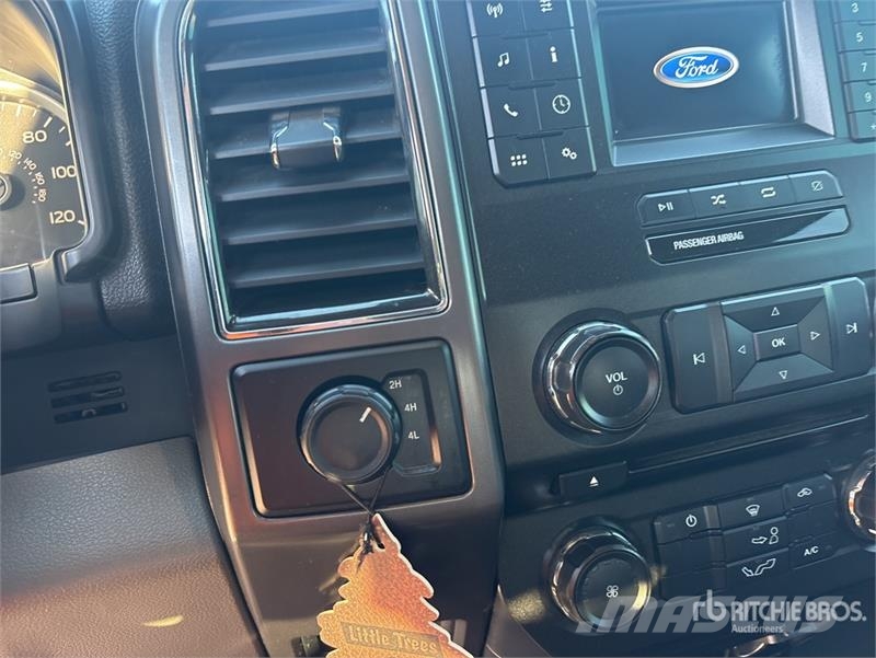 Ford F-150 FX4 4x4 Crew Cab Pickup Drugi