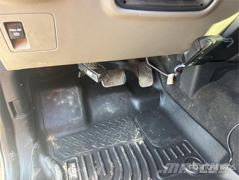 Ford F-150 FX4 4x4 Crew Cab Pickup Drugi