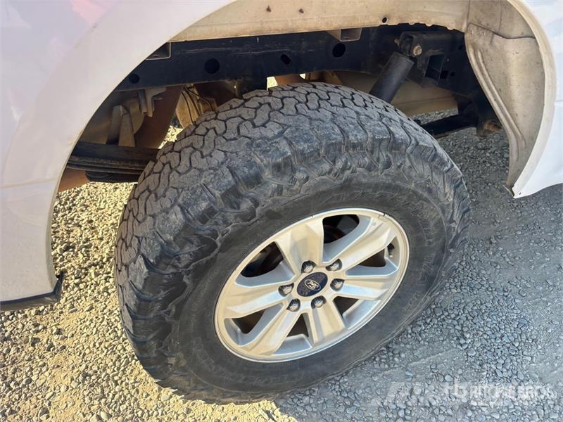 Ford F-150 FX4 4x4 Crew Cab Pickup Drugi