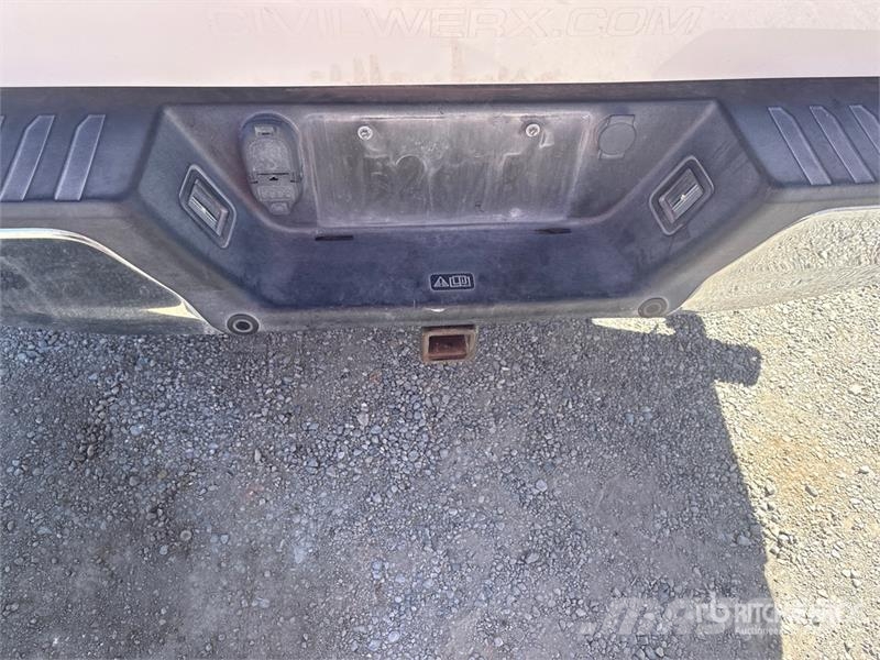 Ford F-150 Lariat 4x4 Crew Cab Pickup Kita