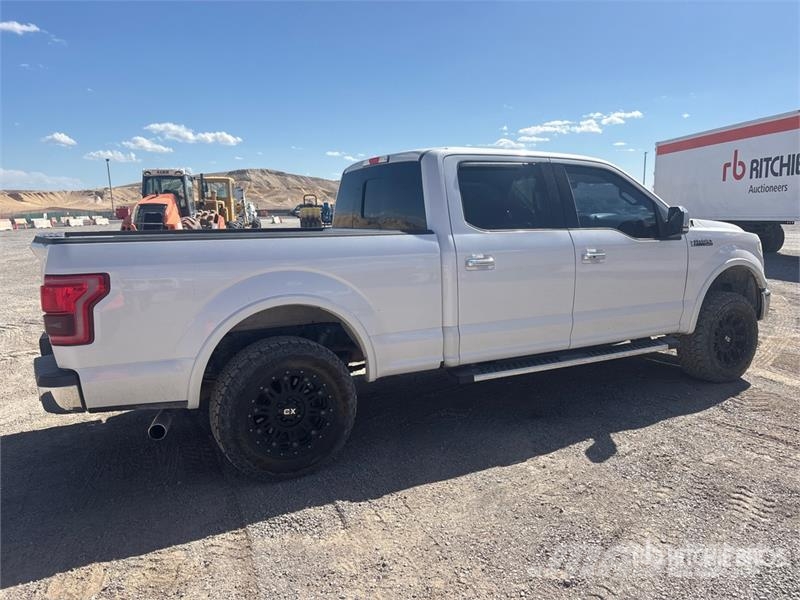 Ford F-150 Lariat 4x4 Crew Cab Pickup Kita
