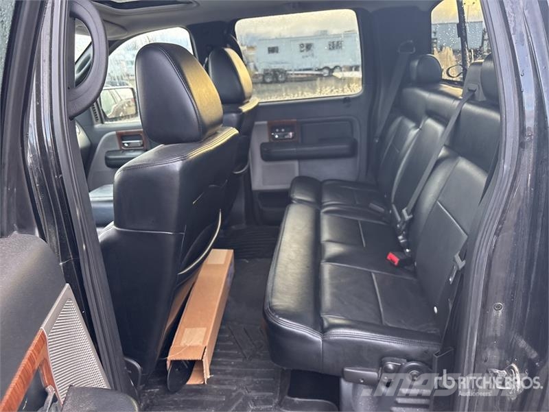 Ford F-150 Lariat 4x4 Crew Cab Pickup Muu