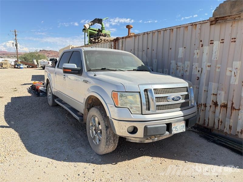 Ford F-150 Lariat 4x4 Crew Cab Pickup その他