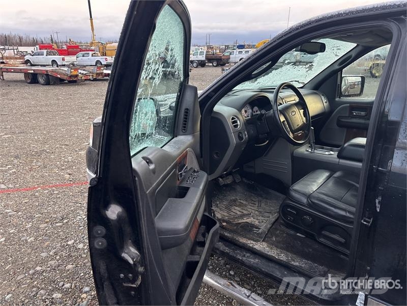 Ford F-150 Lariat 4x4 Crew Cab Pickup Muu