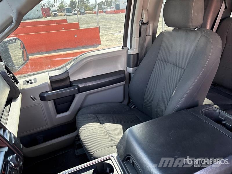 Ford F-150 STX 4x2 Extended Cab Pickup Drugi