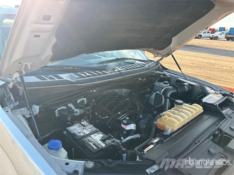 Ford F-150 STX 4x4 Crew Cab Pickup Drugi