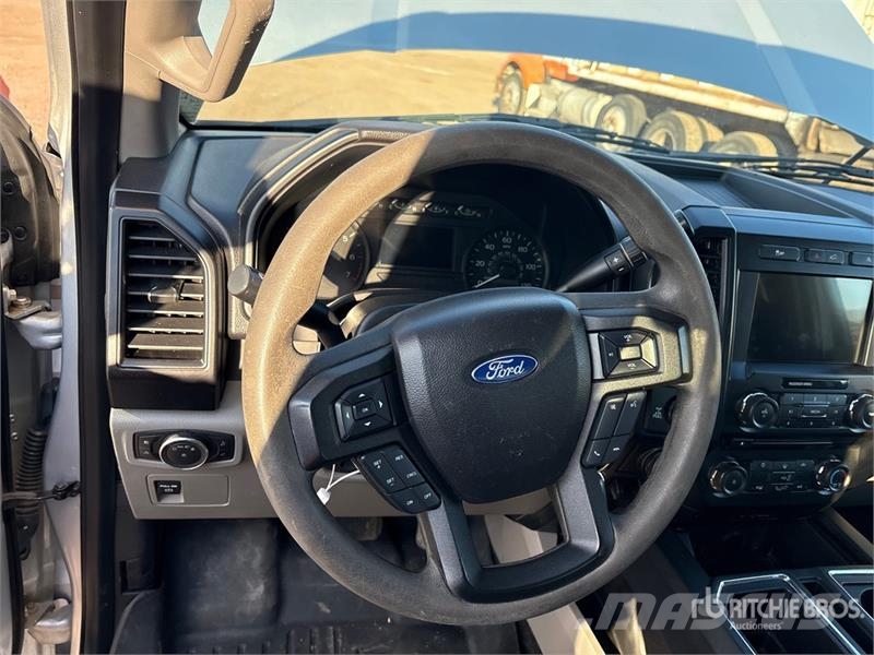 Ford F-150 STX 4x4 Crew Cab Pickup Drugi