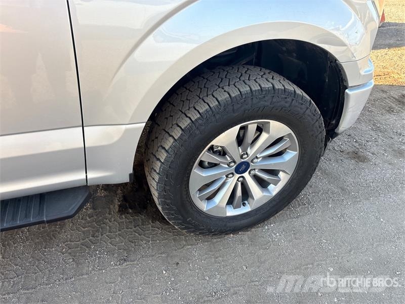 Ford F-150 STX 4x4 Crew Cab Pickup Drugi