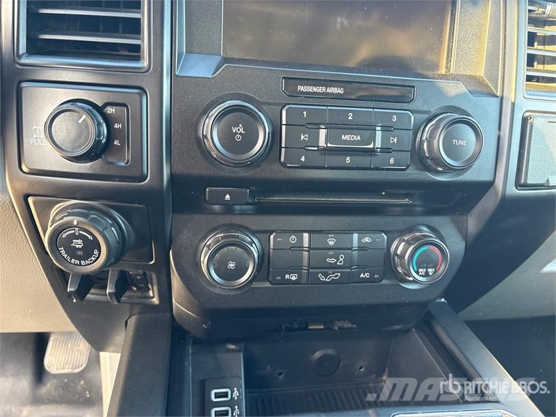 Ford F-150 STX 4x4 Crew Cab Pickup Drugi