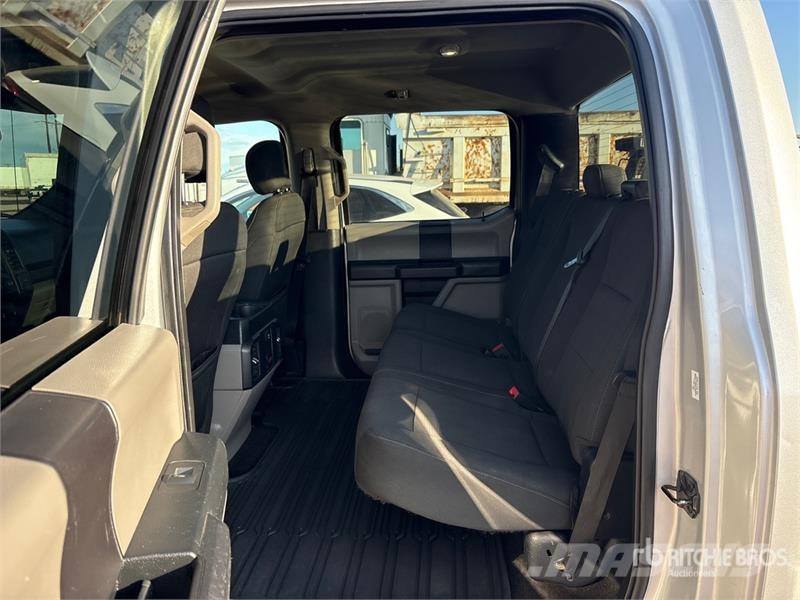 Ford F-150 STX 4x4 Crew Cab Pickup Drugi