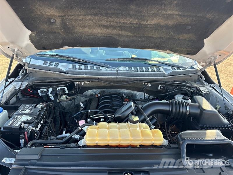 Ford F-150 STX 4x4 Crew Cab Pickup Drugi