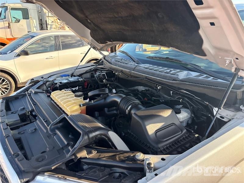 Ford F-150 STX 4x4 Crew Cab Pickup Drugi