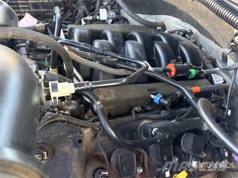 Ford F-150 STX 4x4 Crew Cab Pickup Drugi