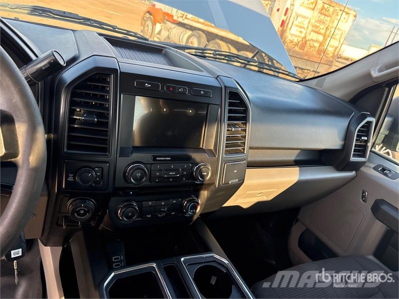 Ford F-150 STX 4x4 Crew Cab Pickup Drugi