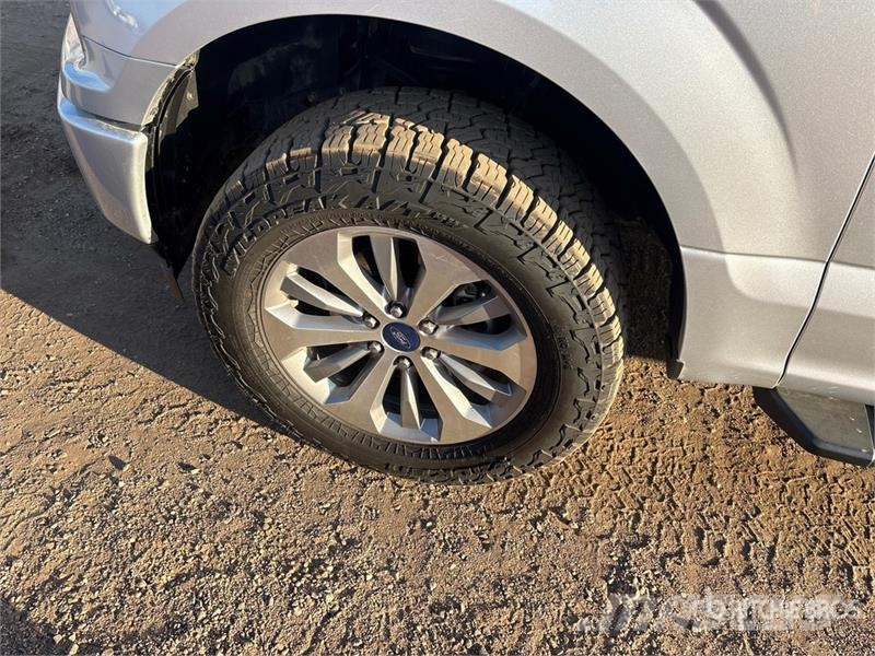 Ford F-150 STX 4x4 Crew Cab Pickup Drugi