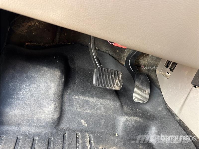 Ford F-150 STX 4x4 Crew Cab Pickup Drugi