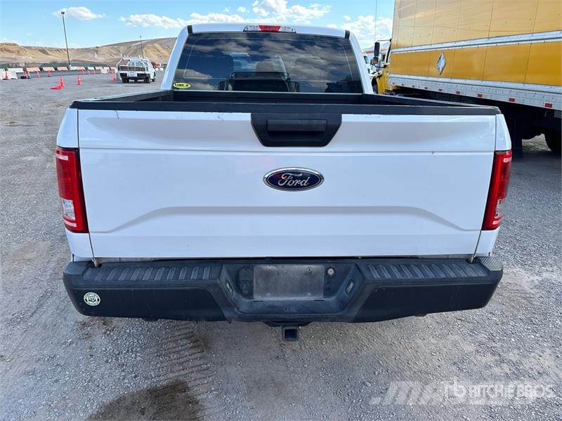 Ford F-150 XL 4x2 Crew Cab Pickup Andere Transporter