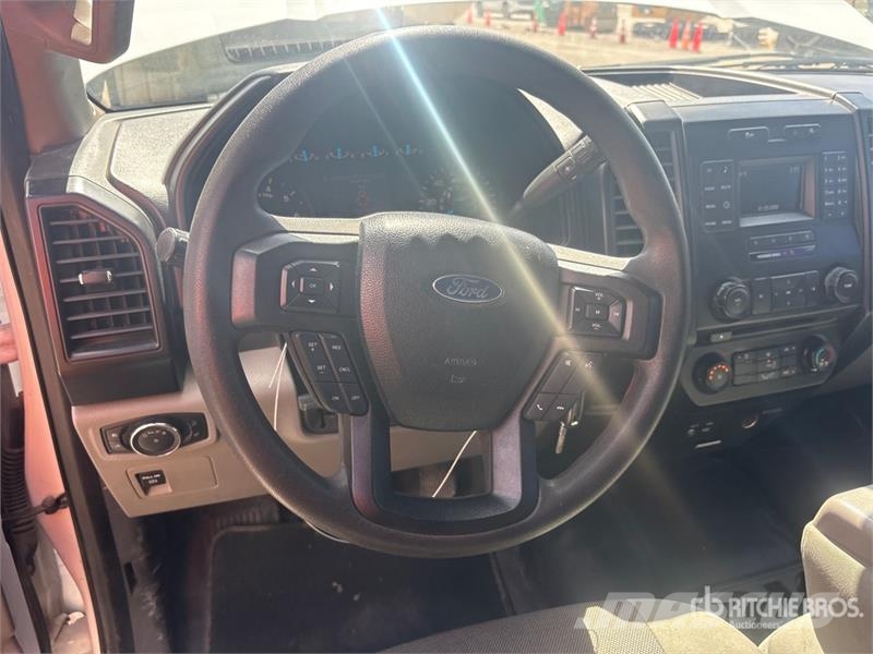 Ford F-150 XL 4x2 Crew Cab Pickup 其他