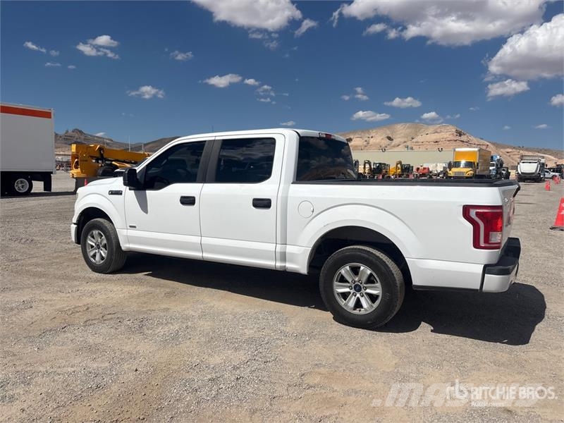 Ford F-150 XL 4x2 Crew Cab Pickup 其他