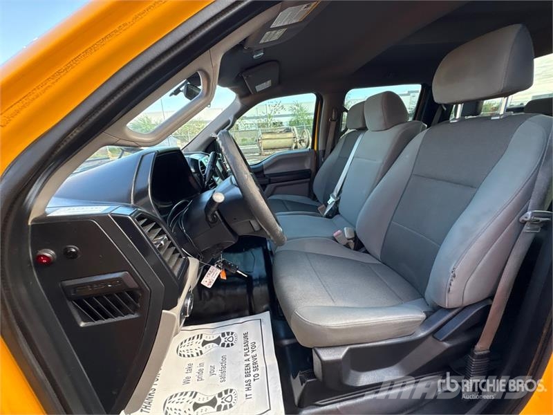 Ford F-150 XL 4x2 Crew Cab Pickup Muu