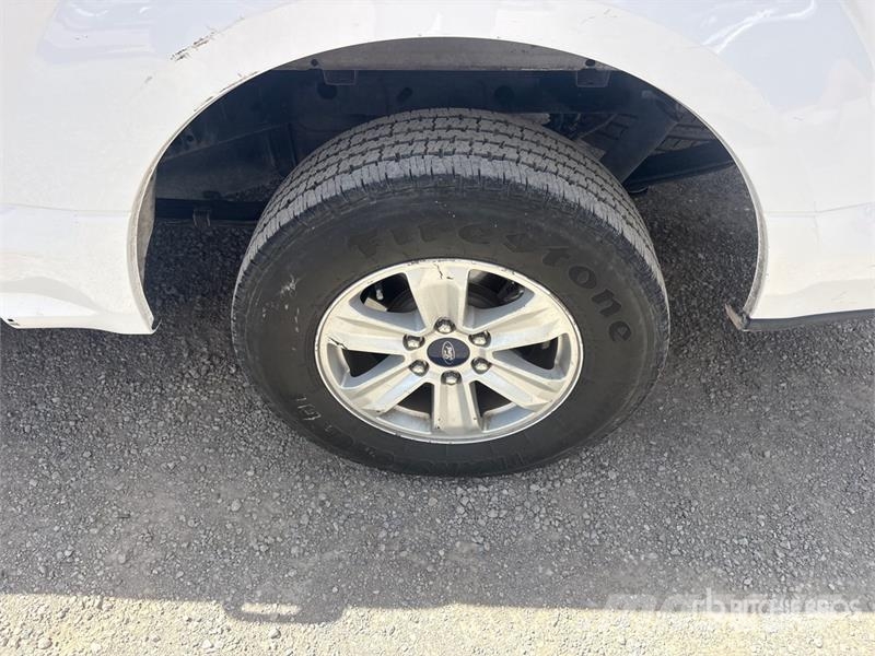Ford F-150 XL 4x2 Crew Cab Pickup 其他