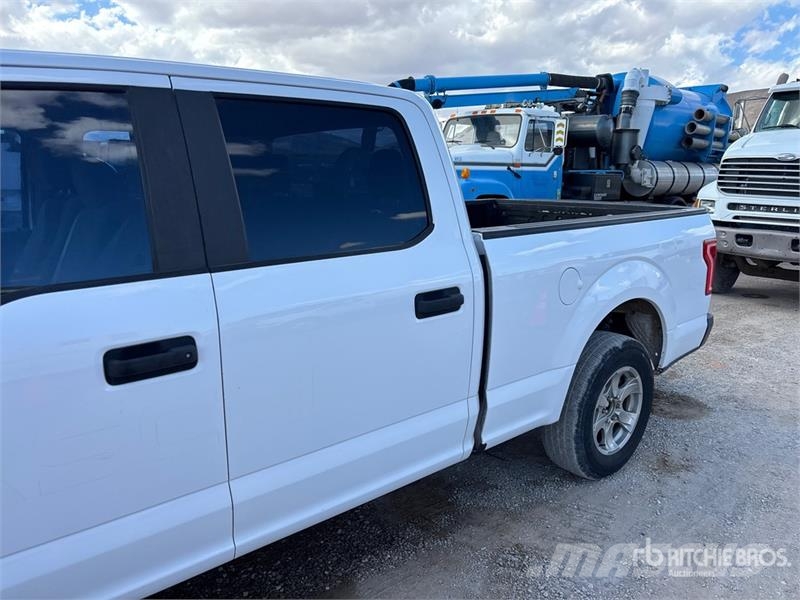 Ford F-150 XL 4x2 Crew Cab Pickup Andere Transporter
