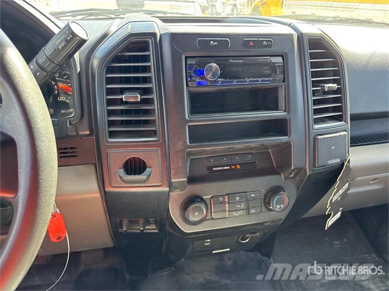 Ford F-150 XL 4x2 Crew Cab Pickup Andere Transporter