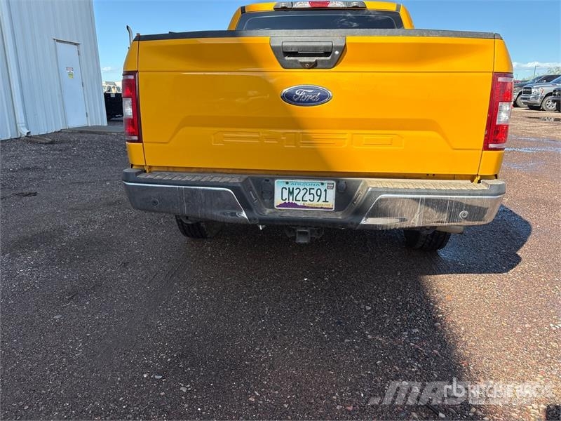 Ford F-150 XL 4x2 Crew Cab Pickup Muu