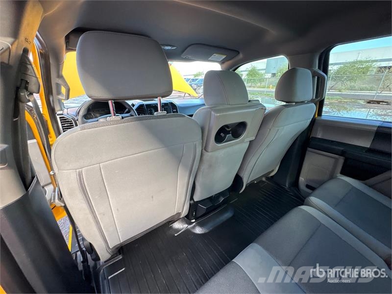 Ford F-150 XL 4x2 Crew Cab Pickup Muu