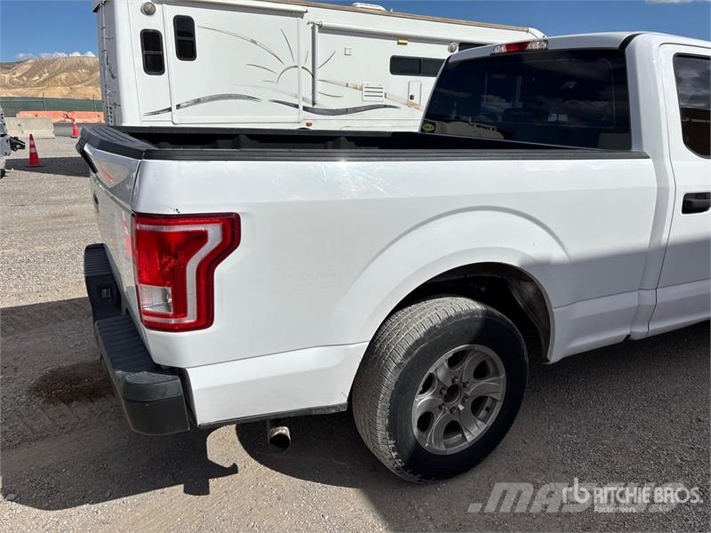 Ford F-150 XL 4x2 Crew Cab Pickup Andere Transporter