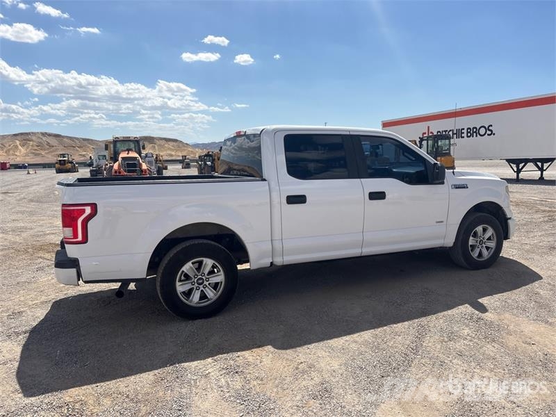 Ford F-150 XL 4x2 Crew Cab Pickup 其他