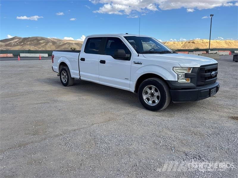 Ford F-150 XL 4x2 Crew Cab Pickup Andere Transporter