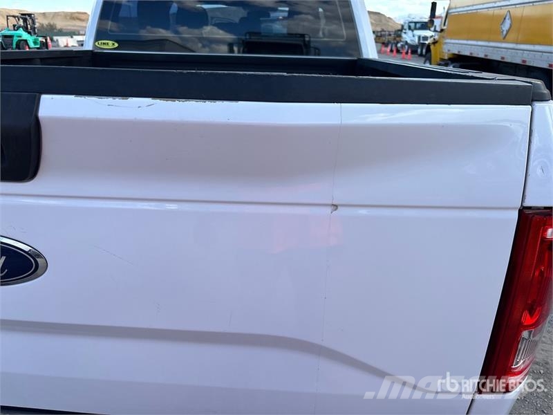 Ford F-150 XL 4x2 Crew Cab Pickup Andere Transporter