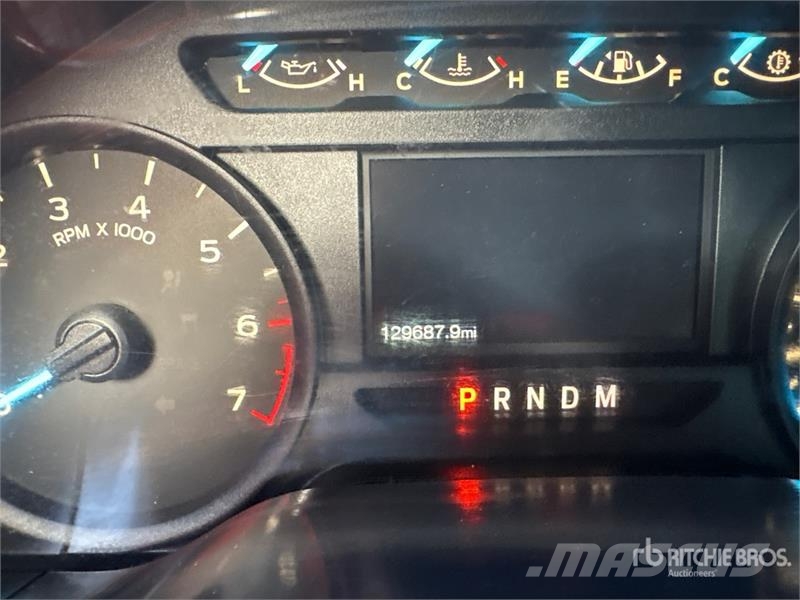 Ford F-150 XL 4x2 Crew Cab Pickup Muu