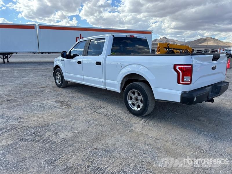 Ford F-150 XL 4x2 Crew Cab Pickup Andere Transporter